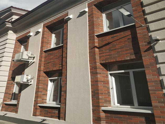 наружная отделка дома фасадными панелями